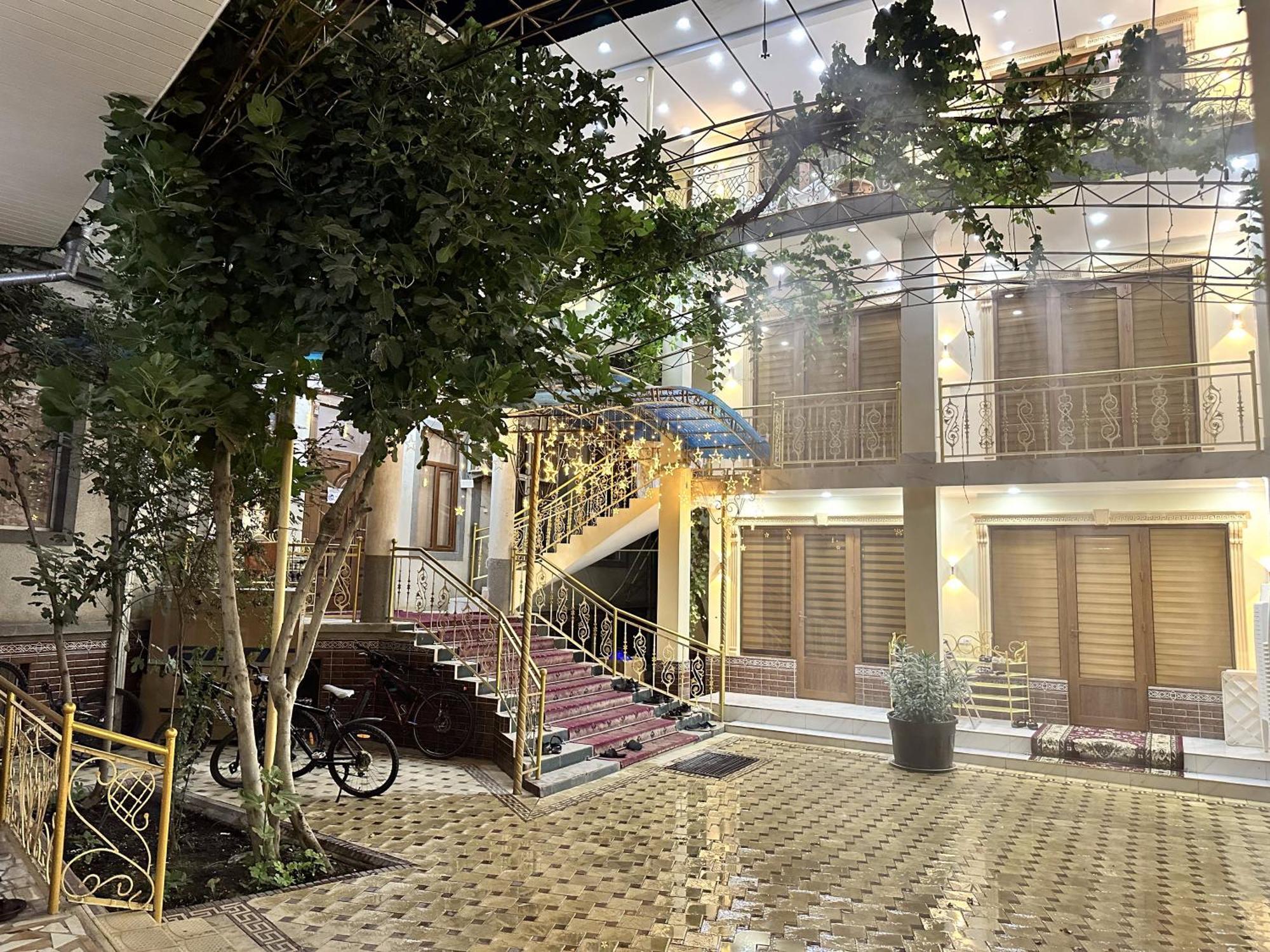 City Hostel 杜尚别 外观 照片