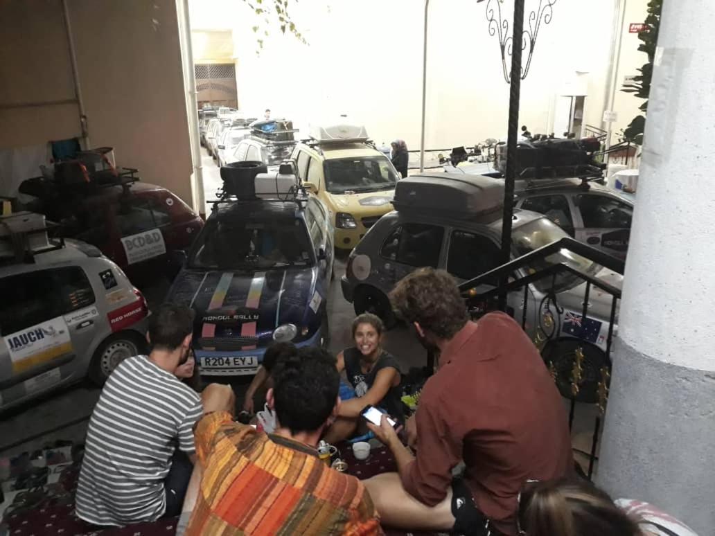 City Hostel 杜尚别 外观 照片