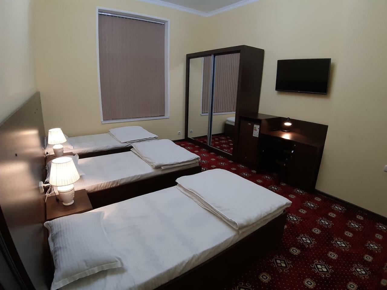 City Hostel 杜尚别 外观 照片