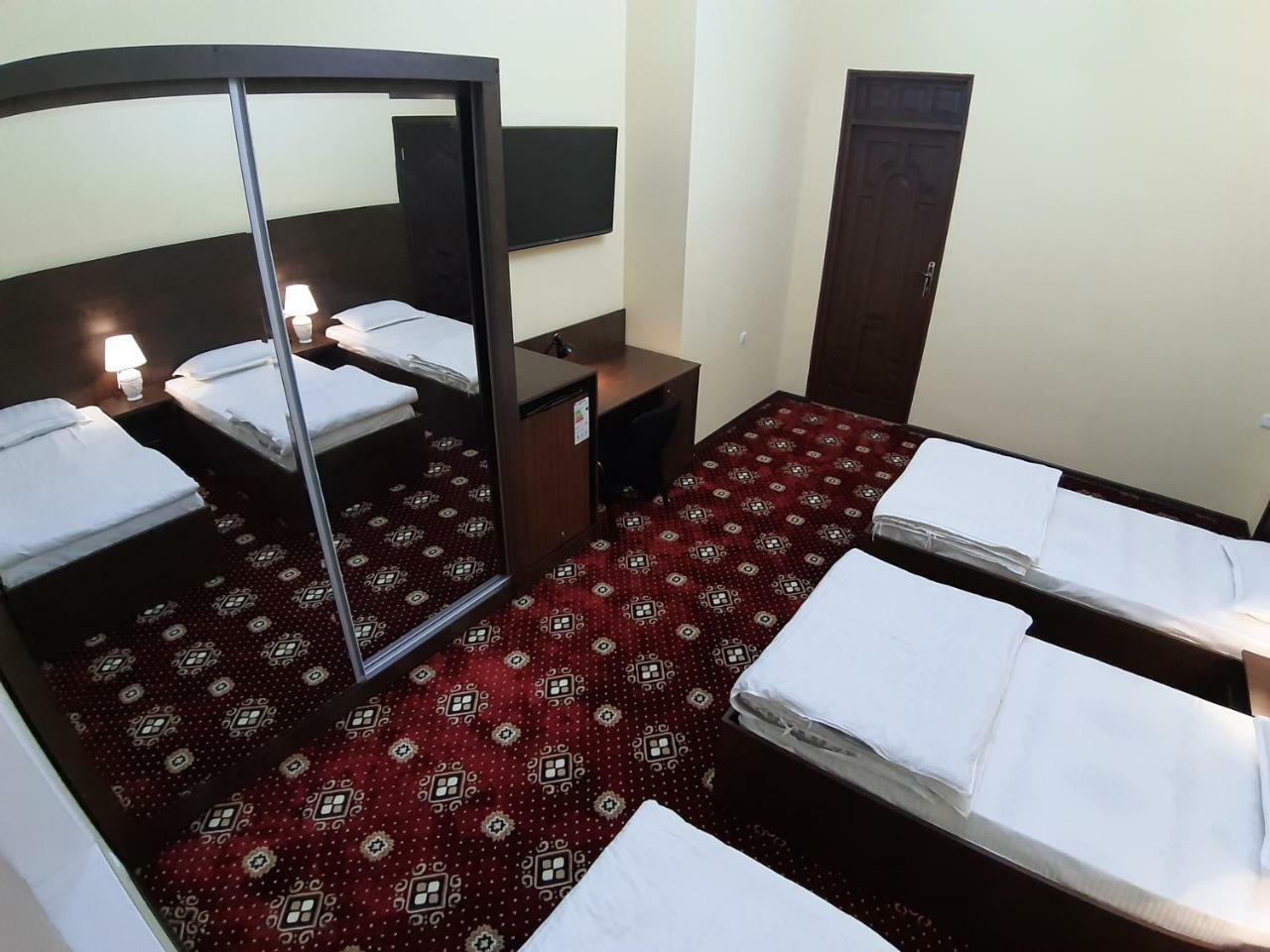 City Hostel 杜尚别 外观 照片