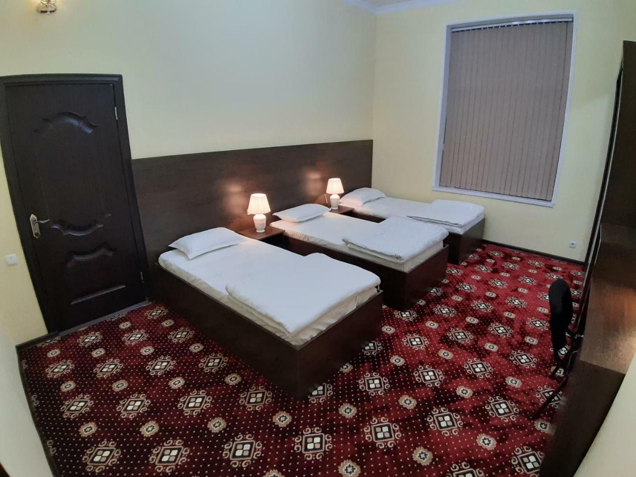 City Hostel 杜尚别 外观 照片