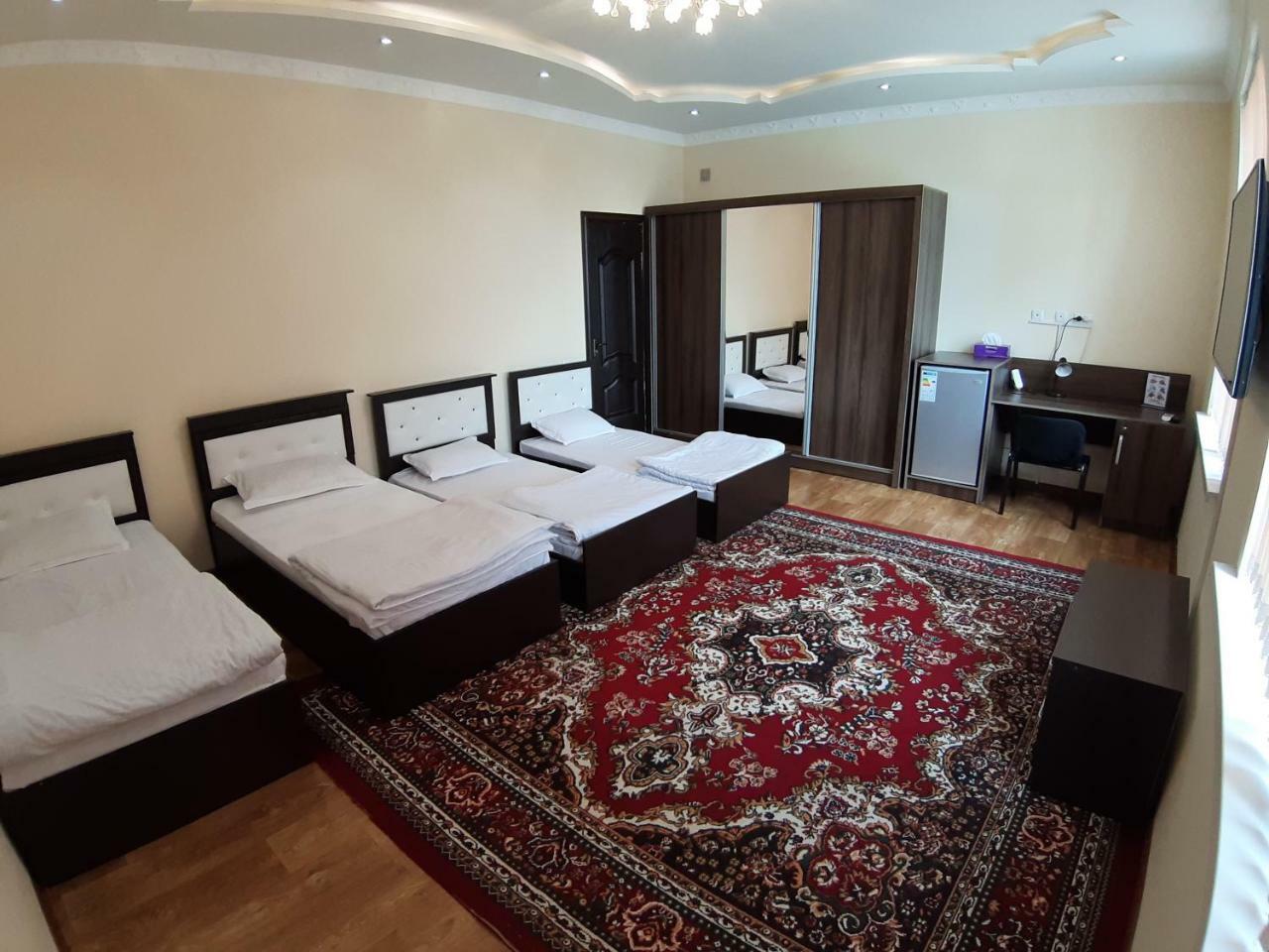 City Hostel 杜尚别 外观 照片